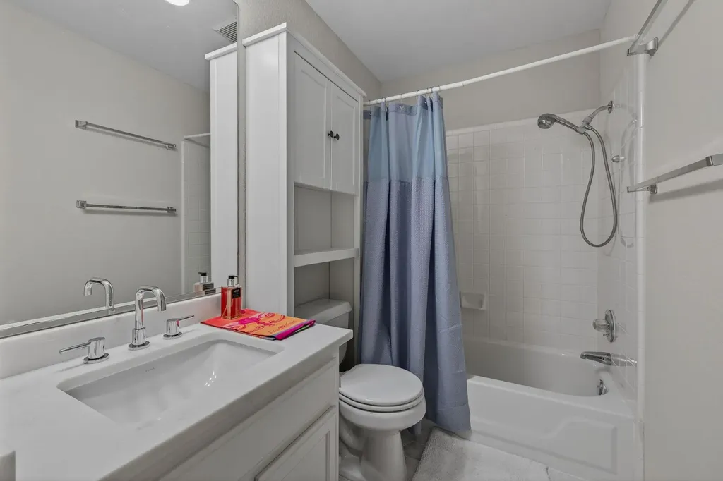 8910 Spicebrush Drive Austin TX 78759