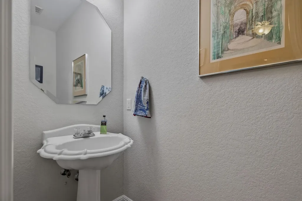 8910 Spicebrush Drive Austin TX 78759