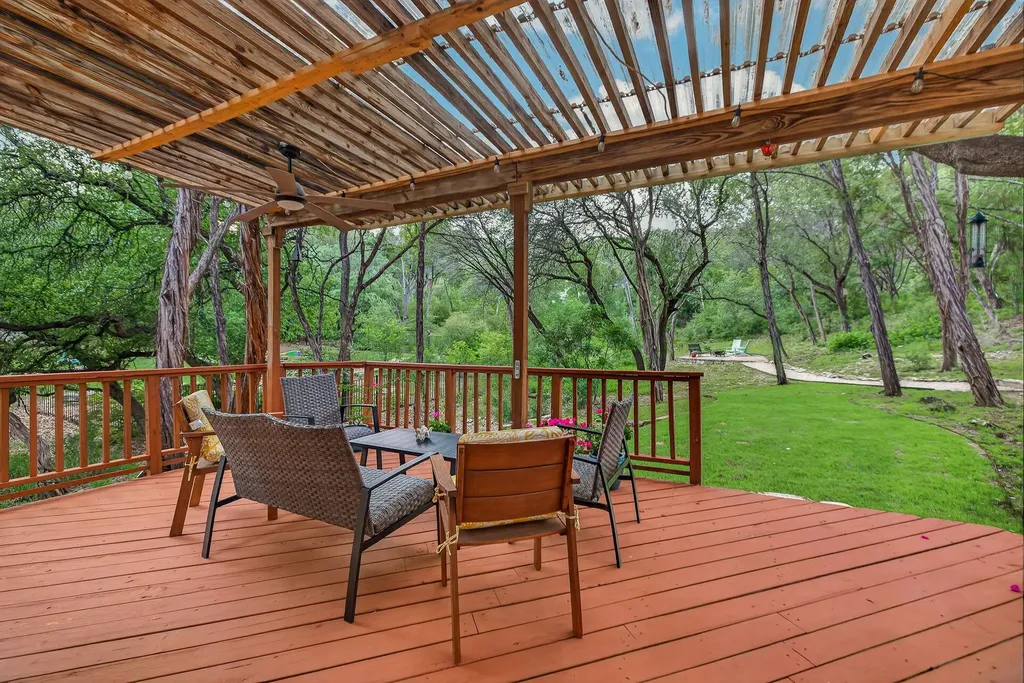 8910 Spicebrush Drive Austin TX 78759