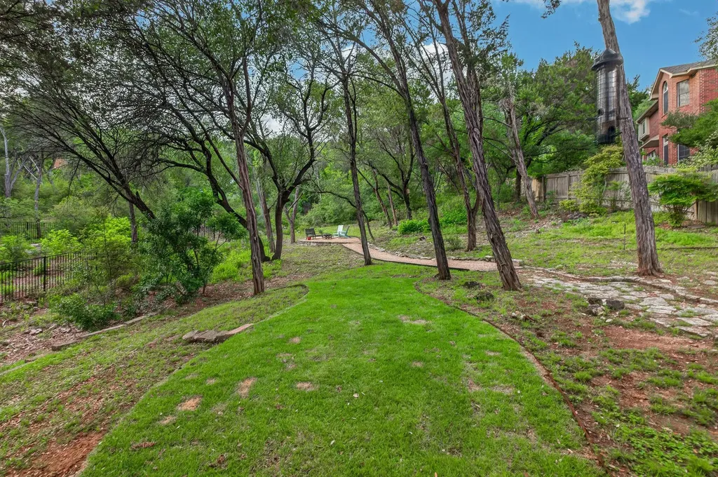 8910 Spicebrush Drive Austin TX 78759