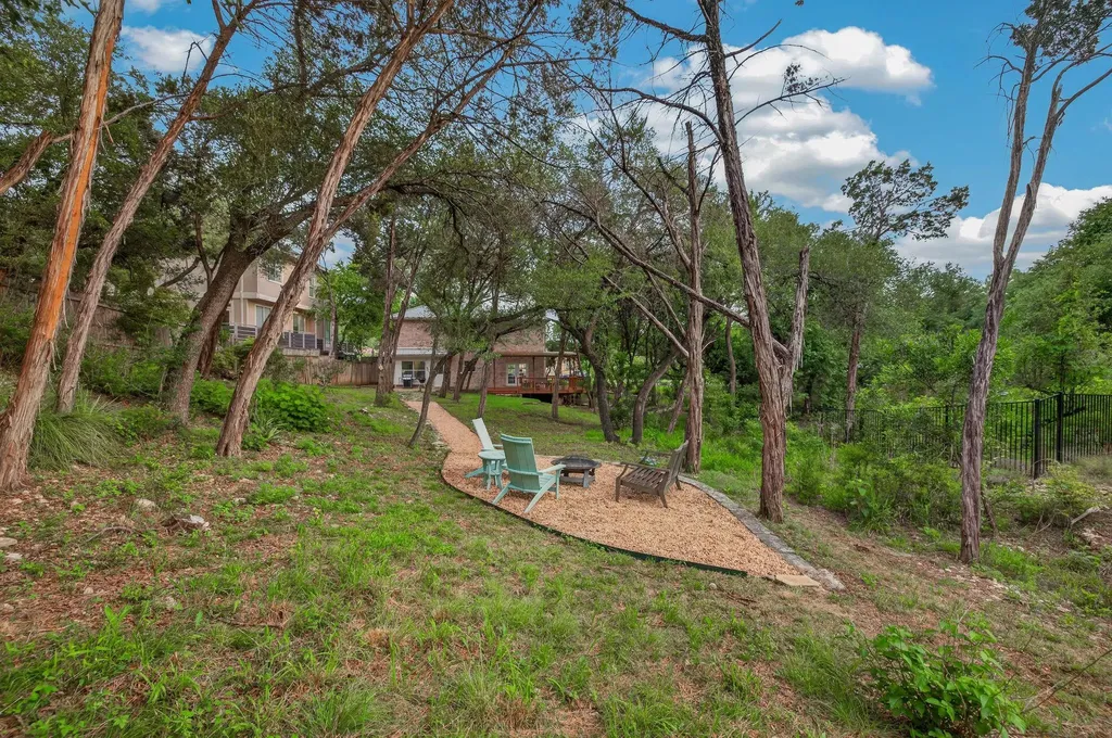 8910 Spicebrush Drive Austin TX 78759