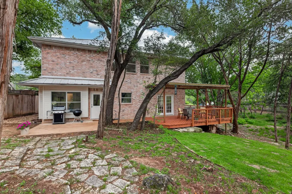8910 Spicebrush Drive Austin TX 78759
