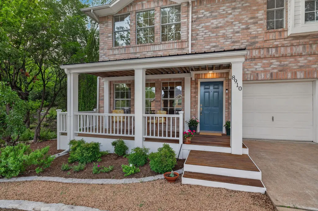 8910 Spicebrush Drive Austin TX 78759