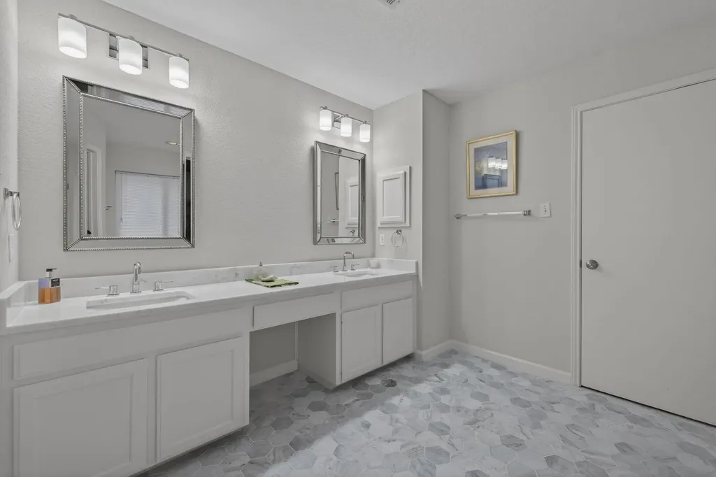 8910 Spicebrush Drive Austin TX 78759