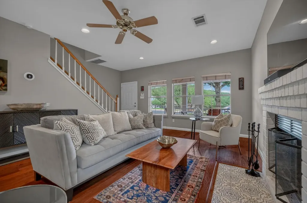 8910 Spicebrush Drive Austin TX 78759