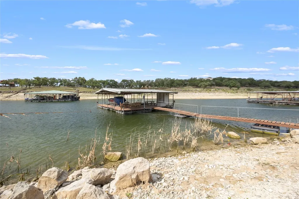 1131 Edgewater Drive Spicewood TX 78669