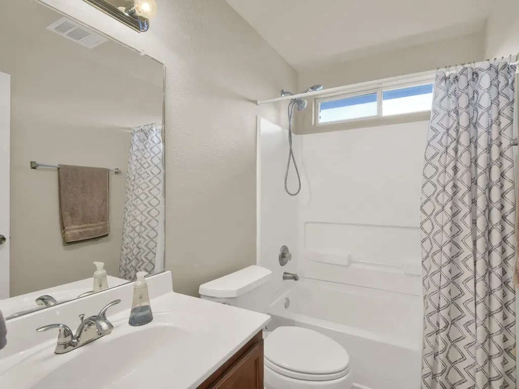 12716 Paloma Blanca Way Del Valle TX 78617