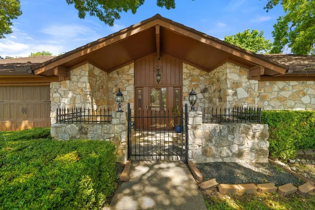 4602 Indian Wells Drive Austin TX 78747