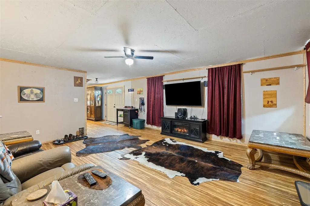 3210 County Road 226 Giddings TX 78942