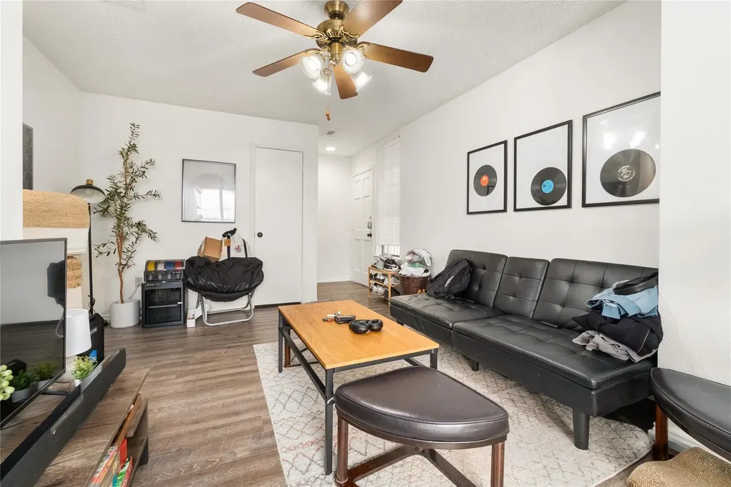 2409 Leon Street Austin TX 78705