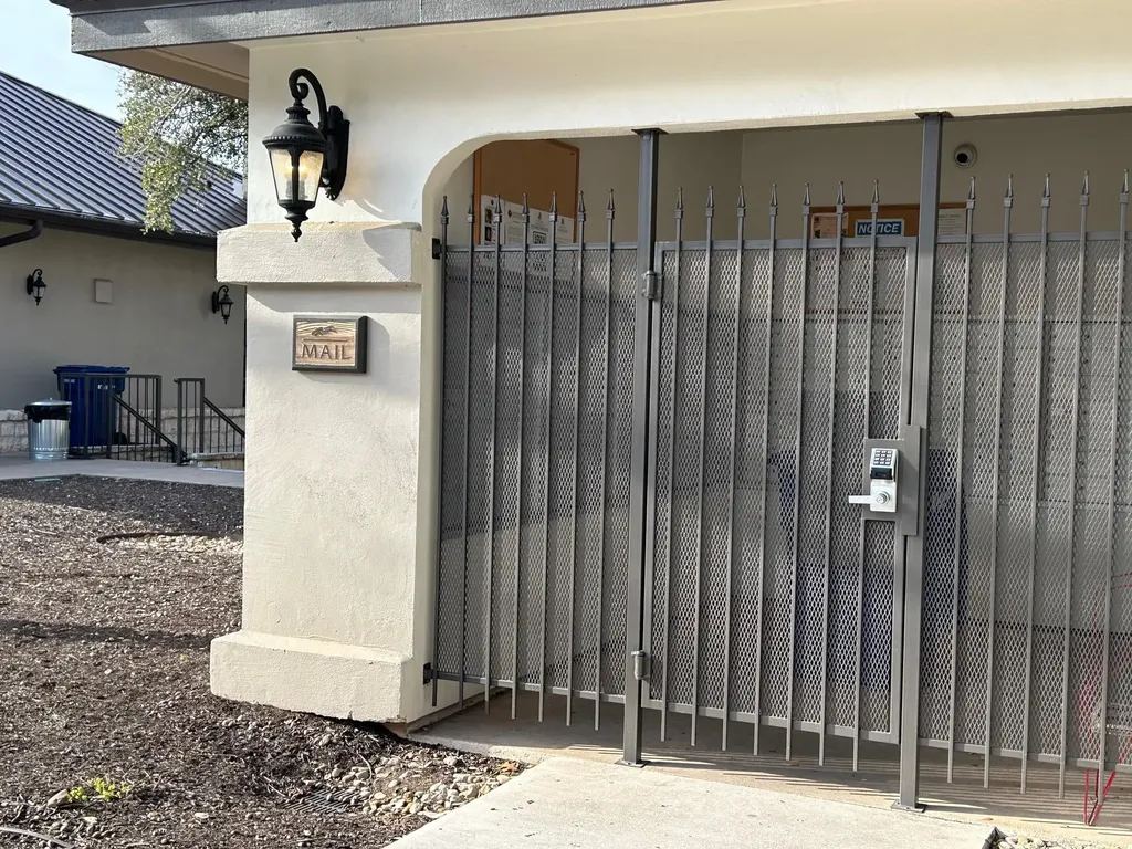 6000 Shepherd Mountain Cove Austin TX 78730