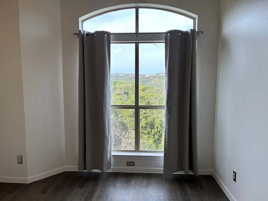 6000 Shepherd Mountain Cove Austin TX 78730