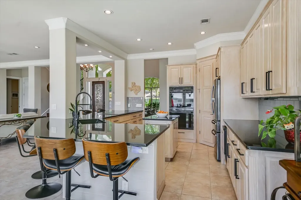 1817 Kingfisher Ridge Cove Lago Vista TX 78645