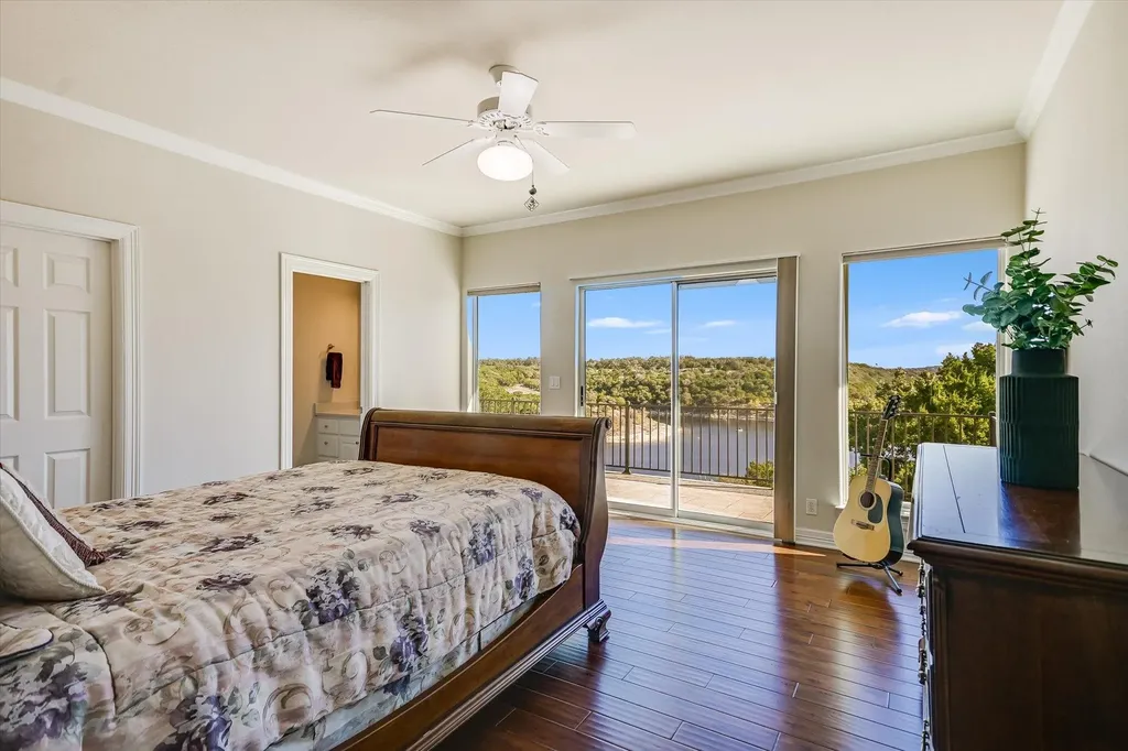 1817 Kingfisher Ridge Cove Lago Vista TX 78645