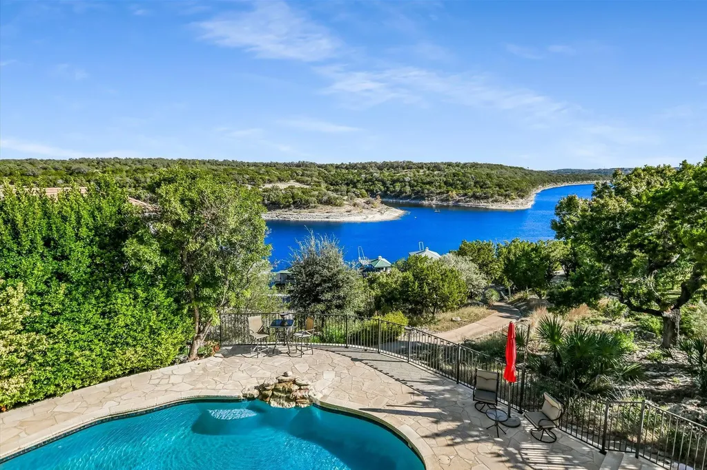 1817 Kingfisher Ridge Cove Lago Vista TX 78645