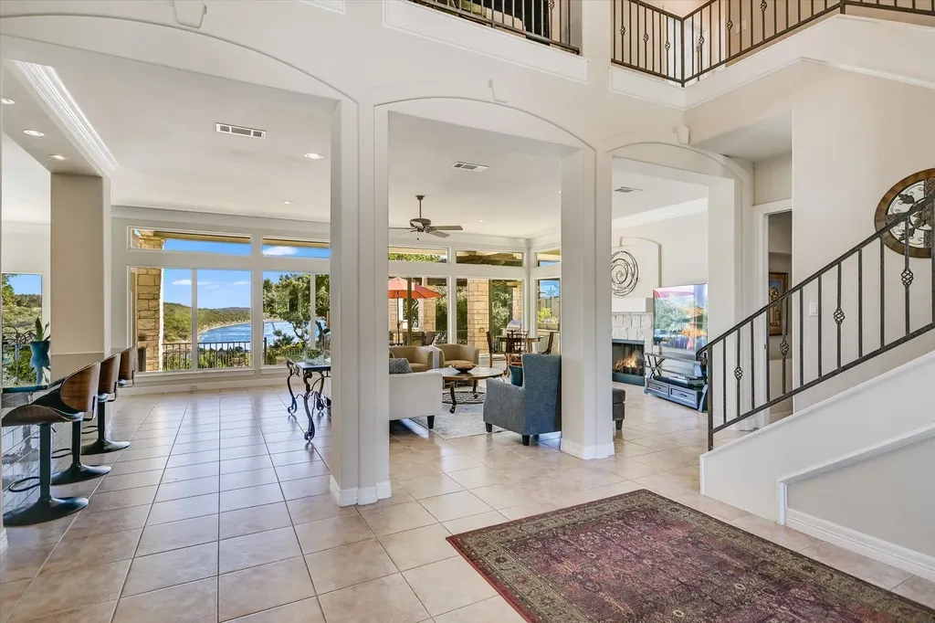 1817 Kingfisher Ridge Cove Lago Vista TX 78645