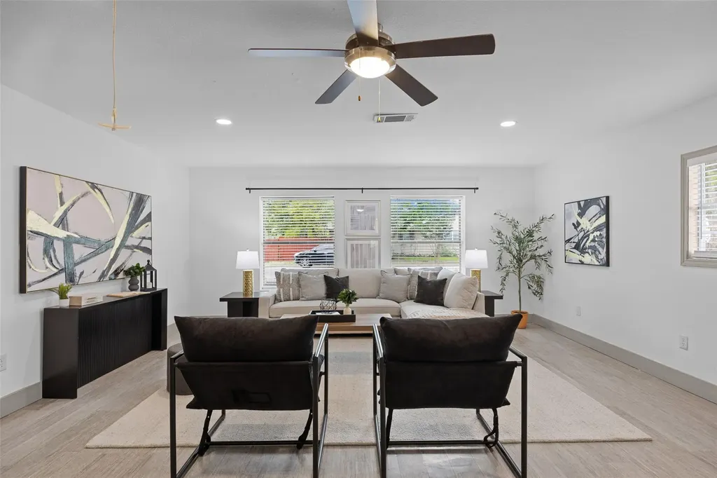 704 Buckingham Place Austin TX 78745