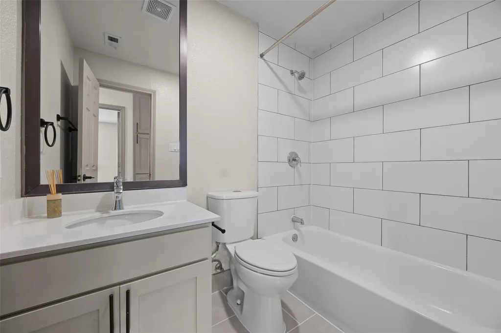 704 Buckingham Place Austin TX 78745