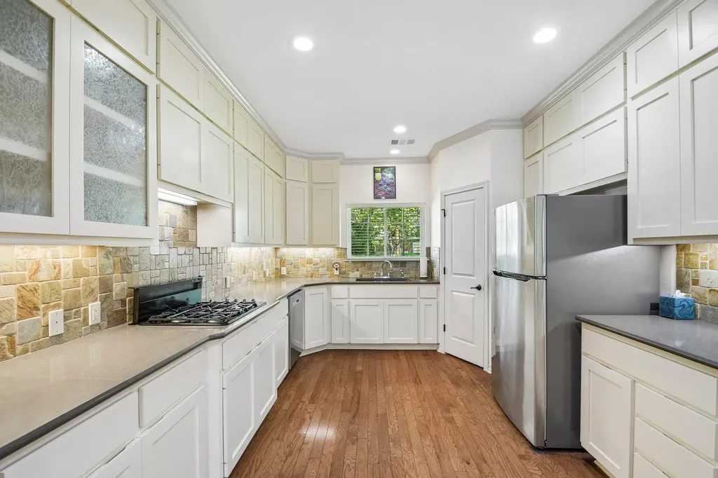 307 W 4th Street Elgin TX 78621