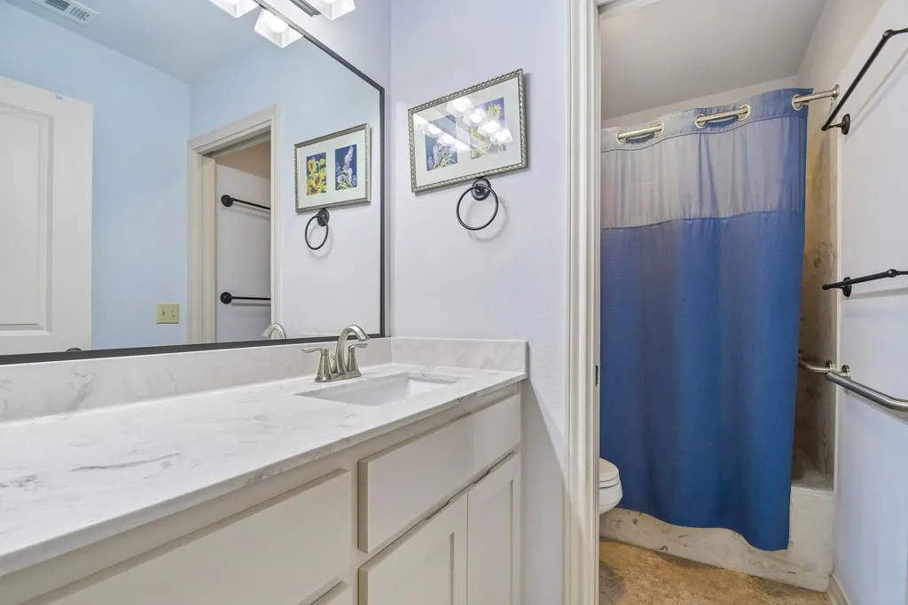 307 W 4th Street Elgin TX 78621