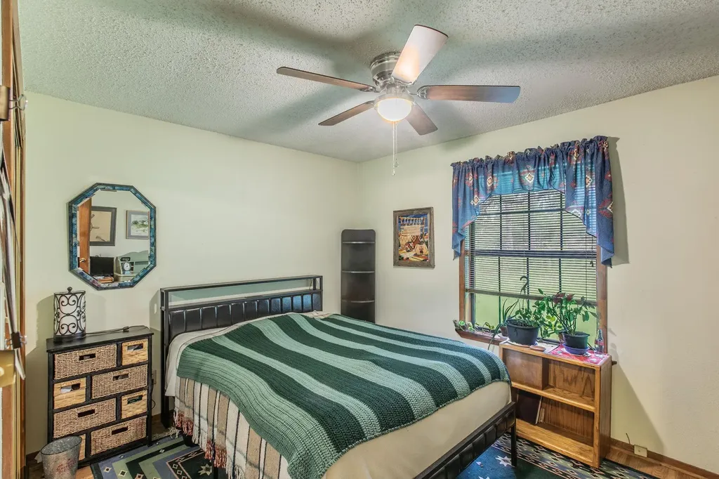 136 Redbird Lane Smithville TX 78957