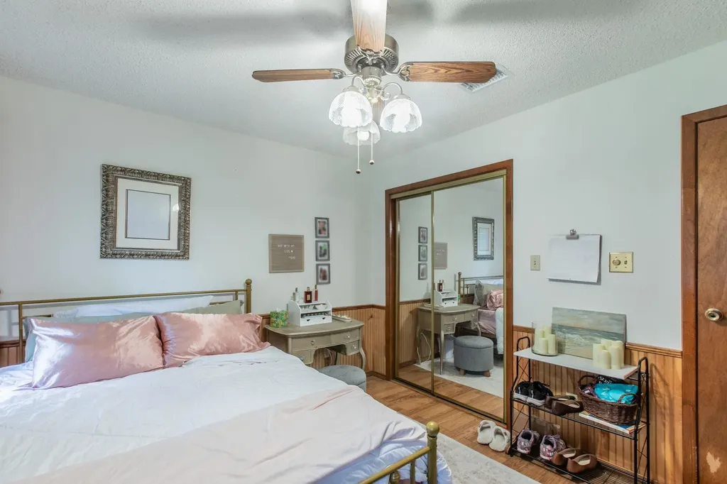 136 Redbird Lane Smithville TX 78957
