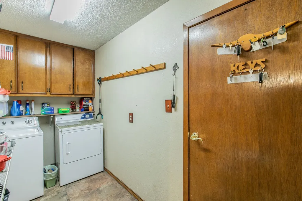 136 Redbird Lane Smithville TX 78957