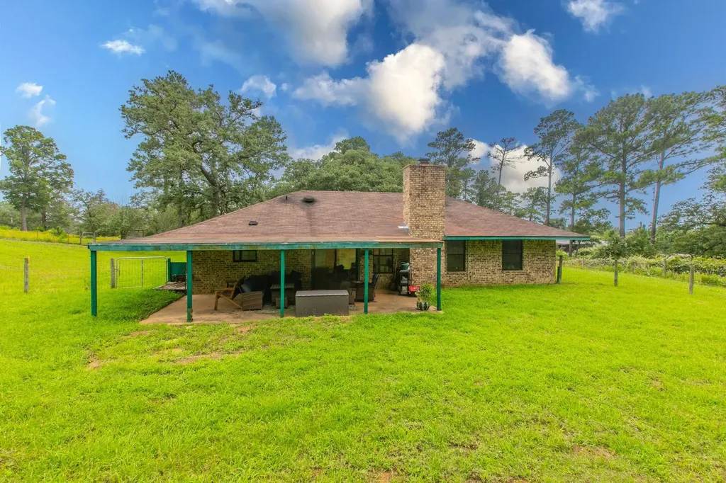 136 Redbird Lane Smithville TX 78957