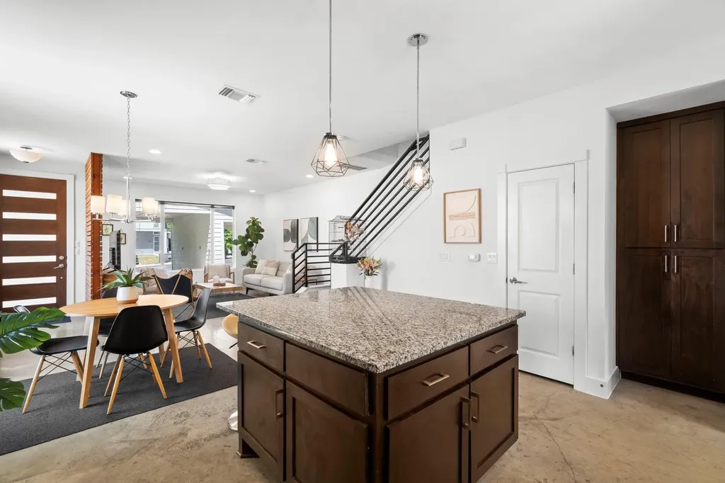 1705B Perez Street Austin TX 78721