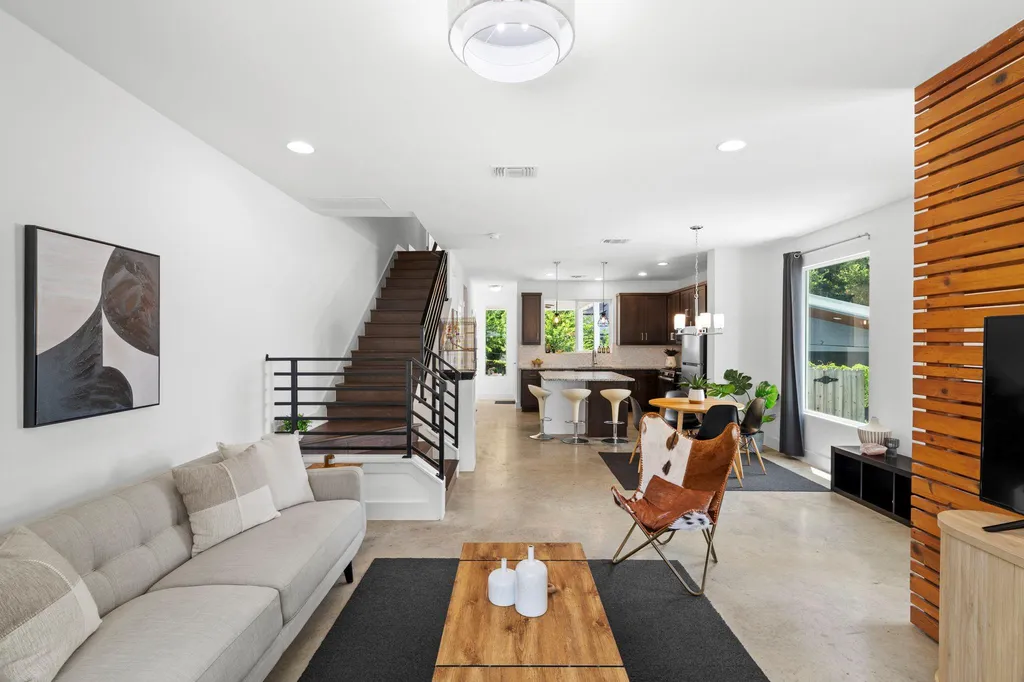 1705B Perez Street Austin TX 78721