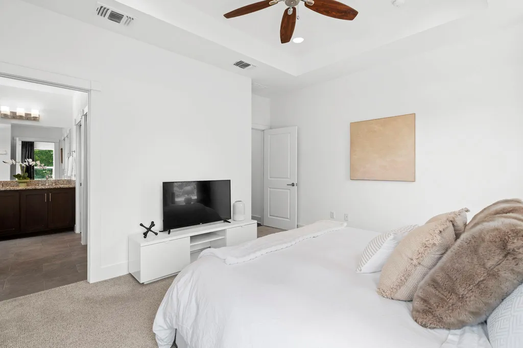 1705B Perez Street Austin TX 78721