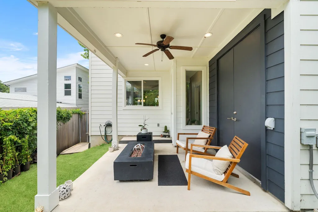 1705B Perez Street Austin TX 78721