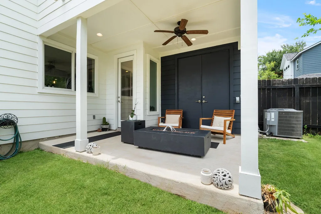 1705B Perez Street Austin TX 78721