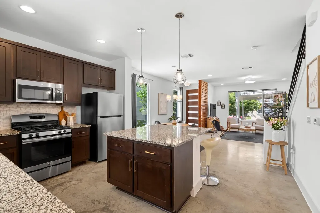 1705B Perez Street Austin TX 78721