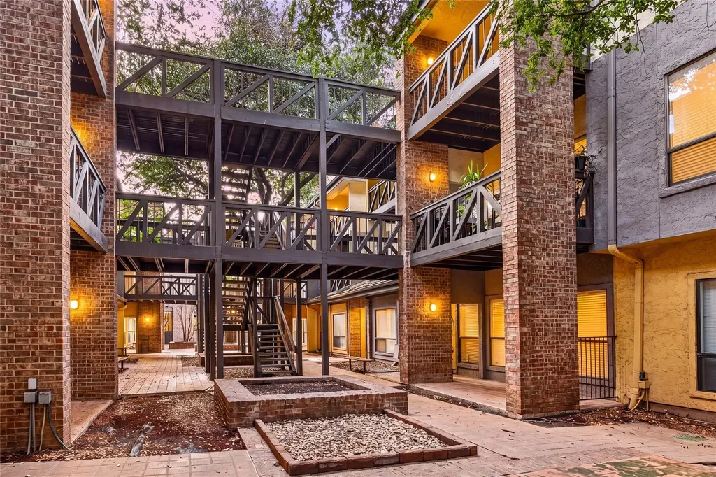 806 W 24th Street Austin TX 78705