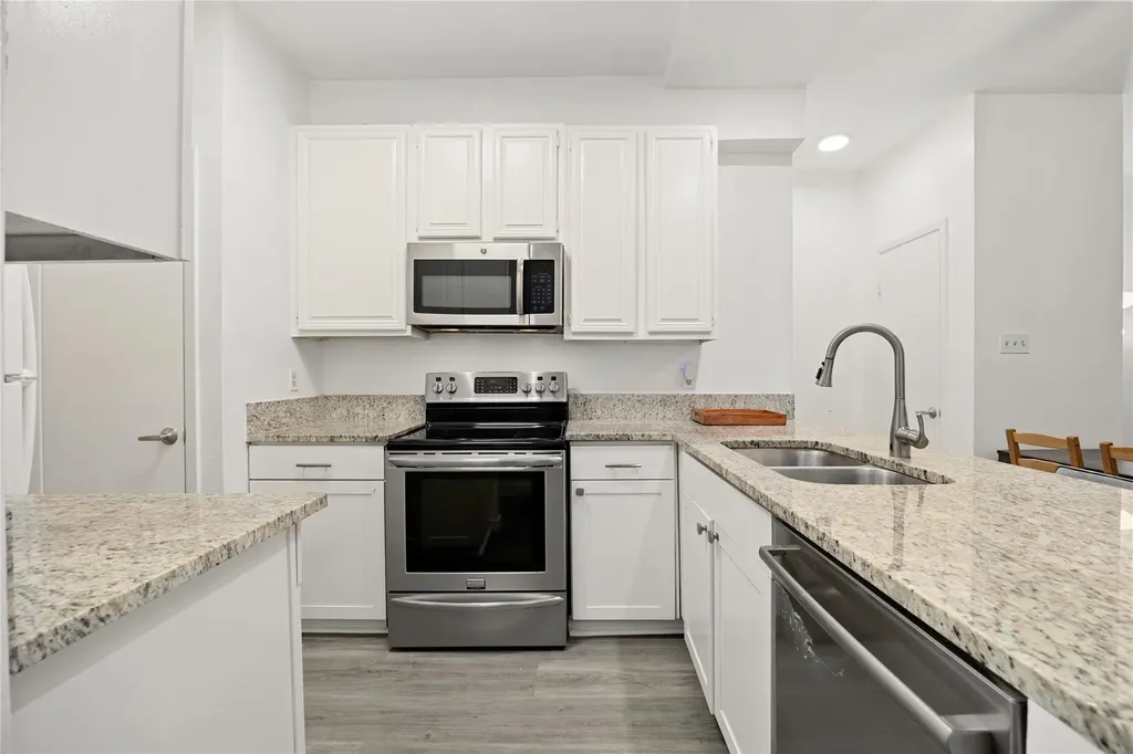 806 W 24th Street Austin TX 78705