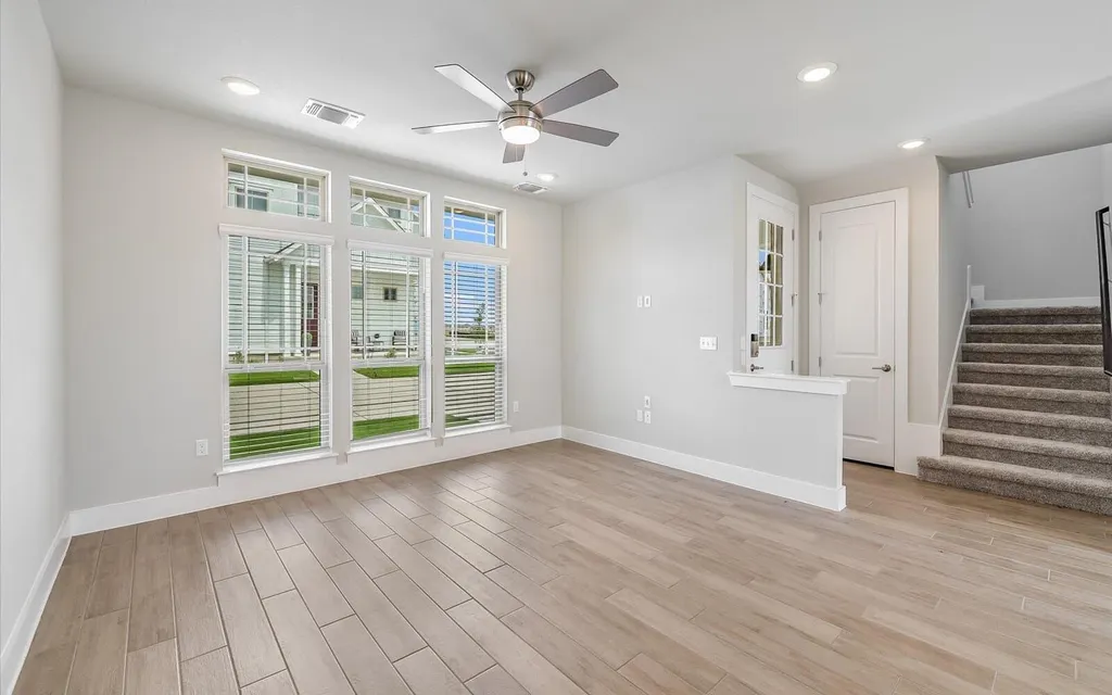 8822 Marmoset Way Austin TX 78744