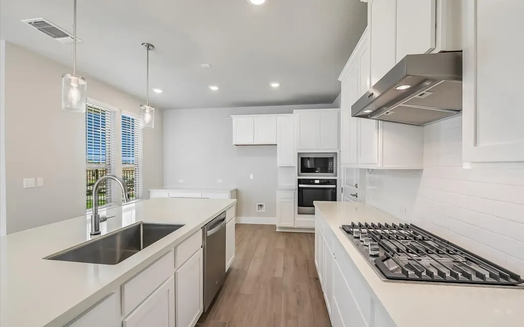 8822 Marmoset Way Austin TX 78744