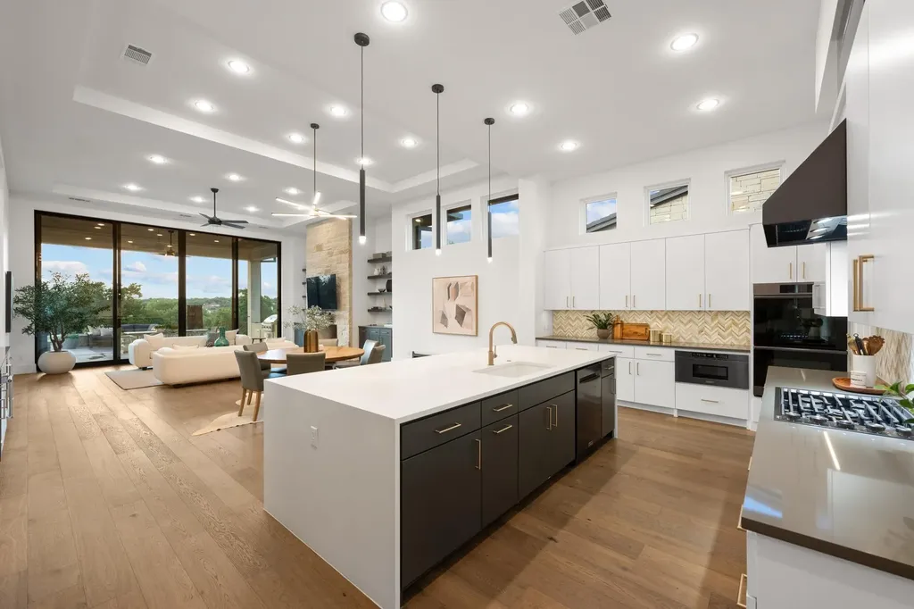 8312 Carranzo Drive Austin TX 78735