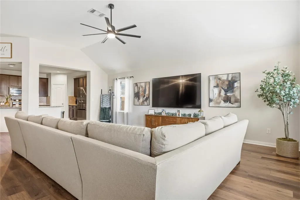 486 Pond View Pass Buda TX 78610