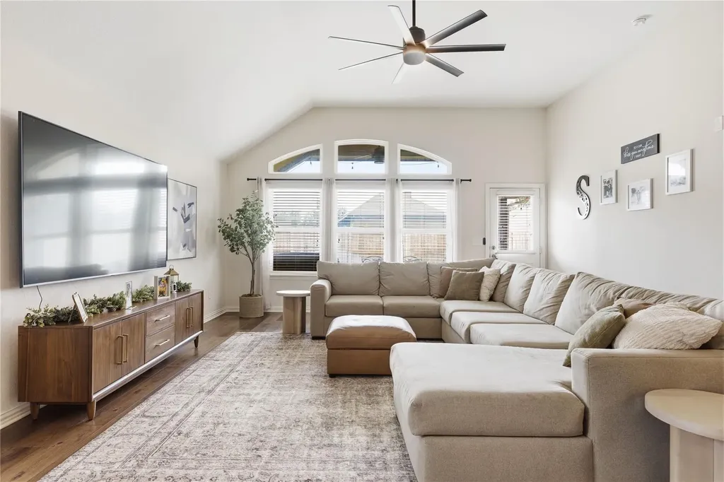 486 Pond View Pass Buda TX 78610