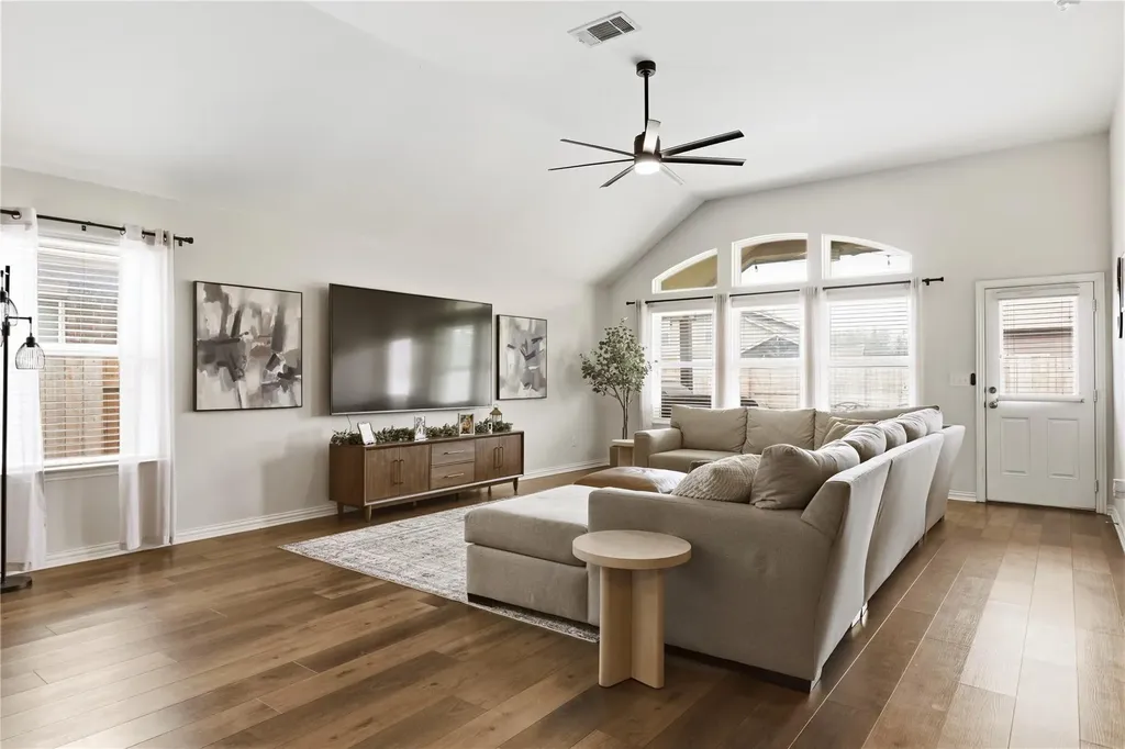 486 Pond View Pass Buda TX 78610