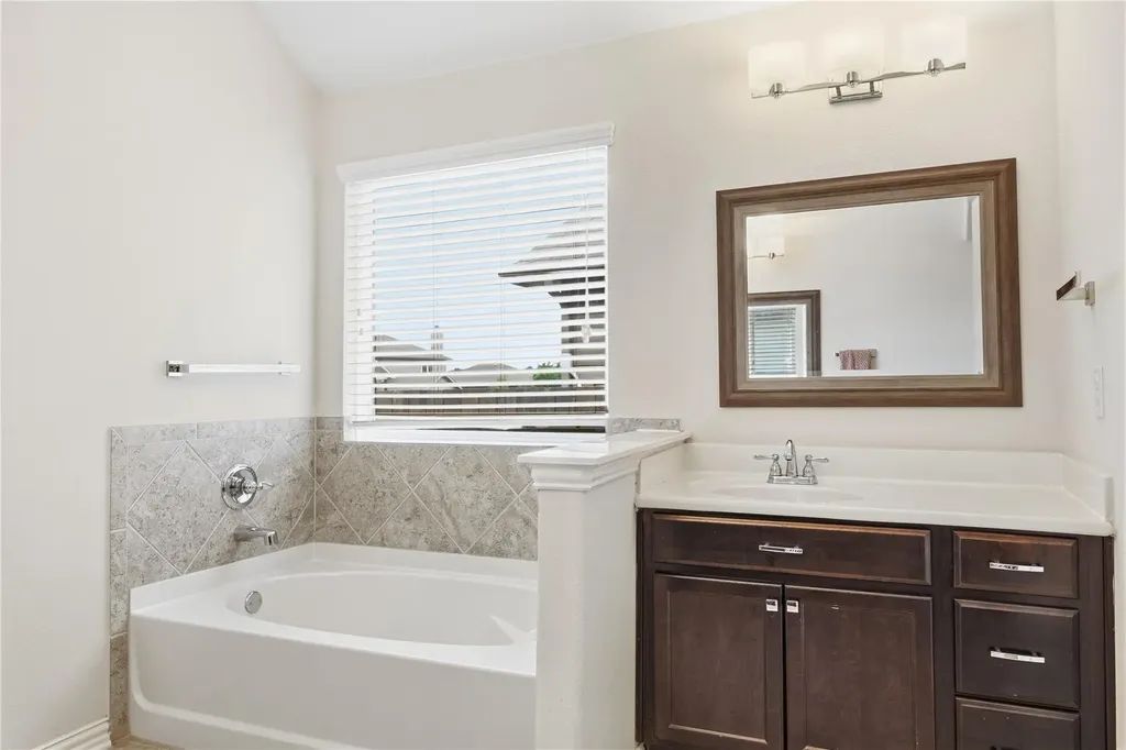 486 Pond View Pass Buda TX 78610