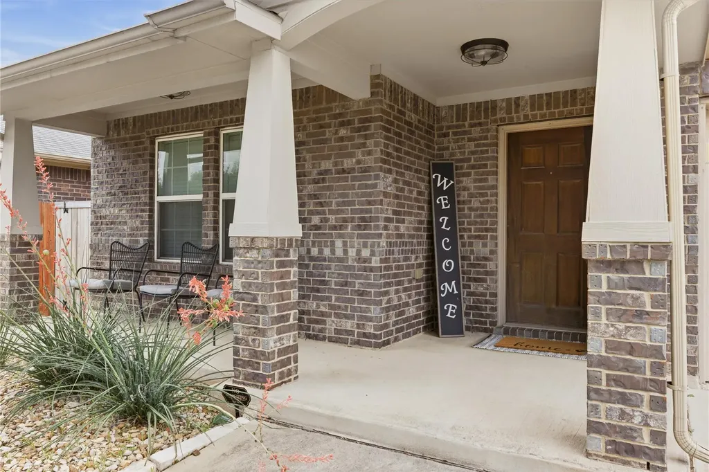 486 Pond View Pass Buda TX 78610