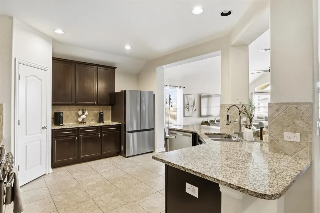 486 Pond View Pass Buda TX 78610