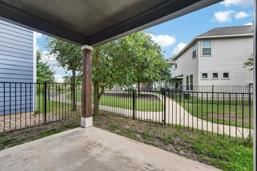 240 Simon Kyle TX 78640