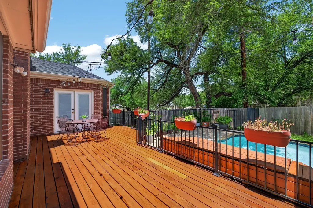 7804 Blue Lilly Drive Austin TX 78759