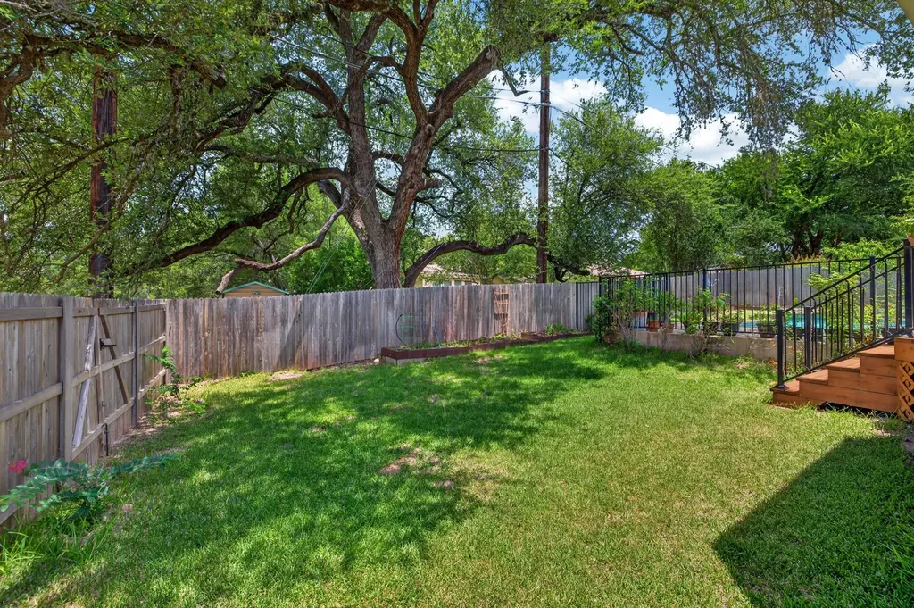 7804 Blue Lilly Drive Austin TX 78759