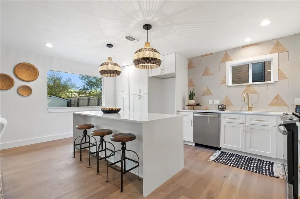 3808 Leafield Drive Austin TX 78749