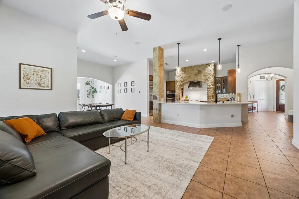 10617 Camillia Blossom Lane Austin TX 78748